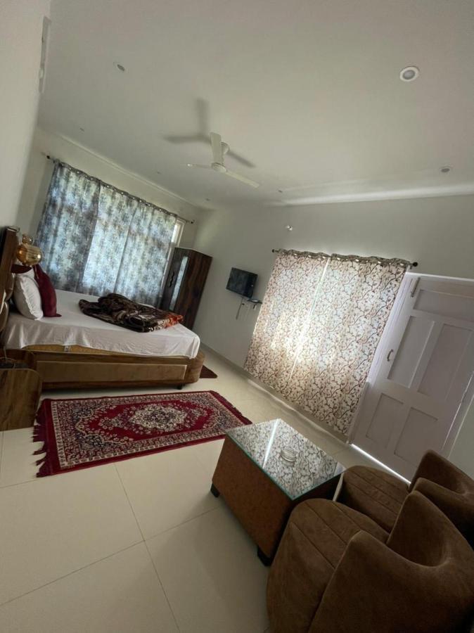 Hotel Sher-E-Punjab Khajjiar מראה חיצוני תמונה